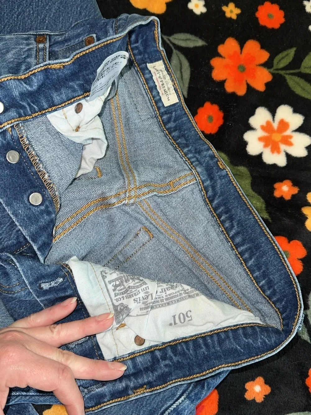 Women’s Levi’s 501s SZ 26x26